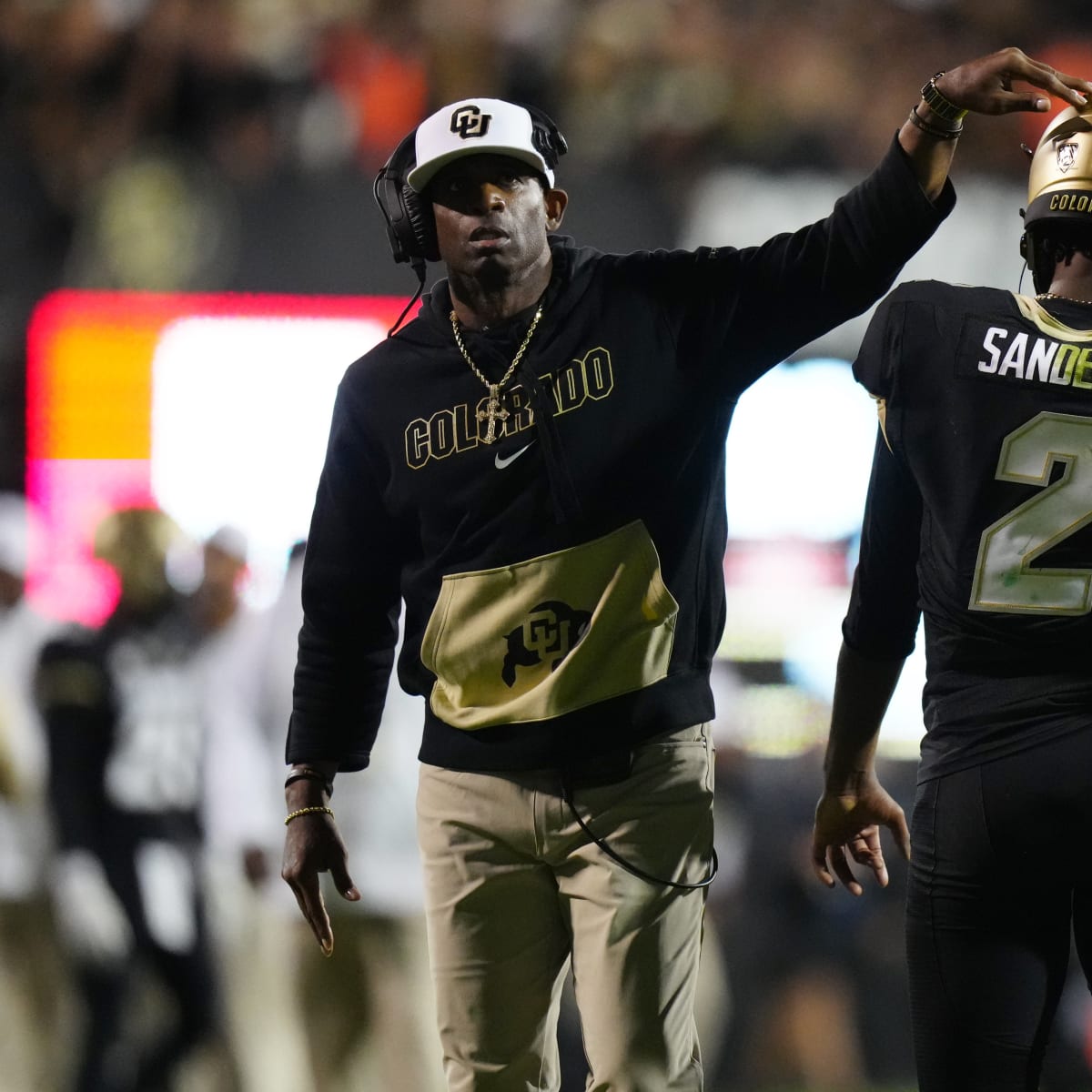 Before re-energizing Colorado football, Deion Sanders brought 'Primetime'  to Syracuse's baseball team 