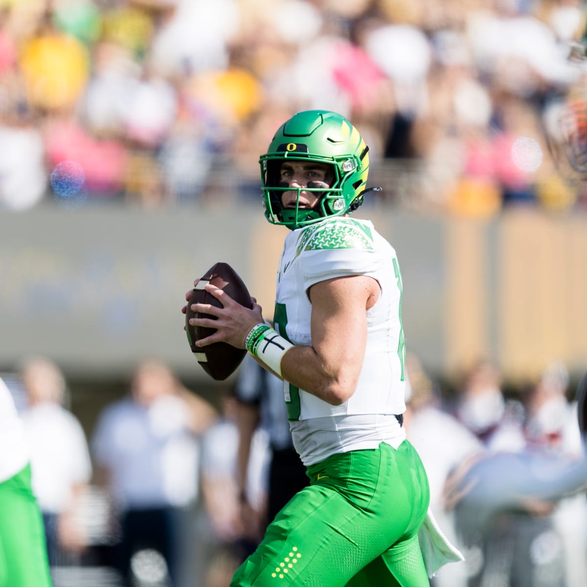 Hawaii hoping to contain Bo Nix and No. 13 Oregon