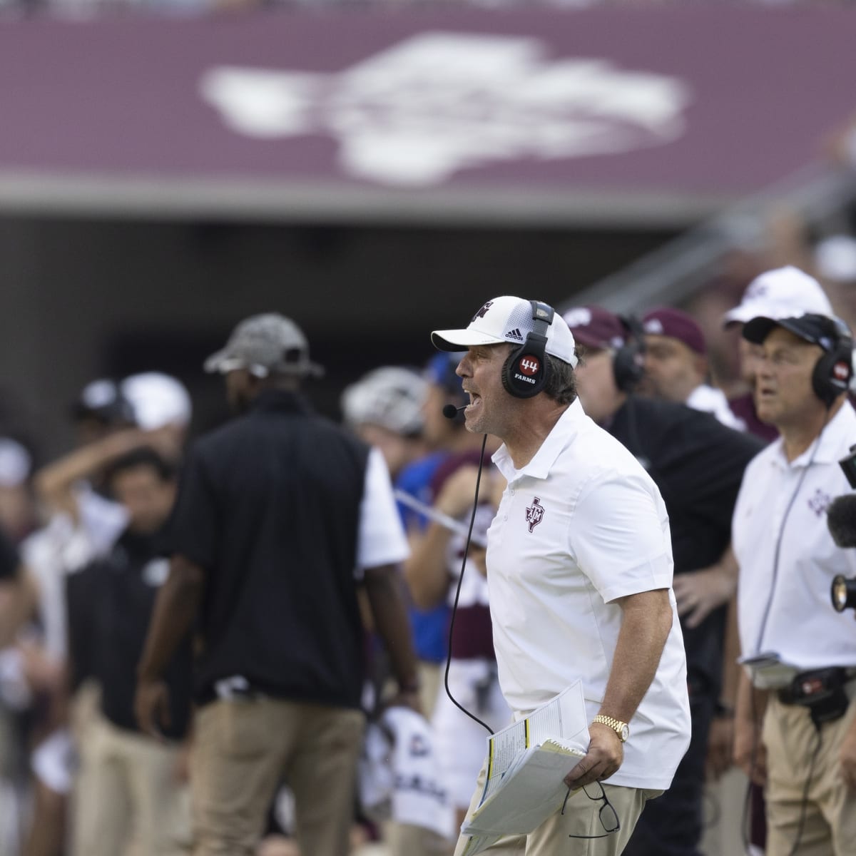 Washington fires head coach Jimmy Lake following suspension for shoving  player - Sports Illustrated