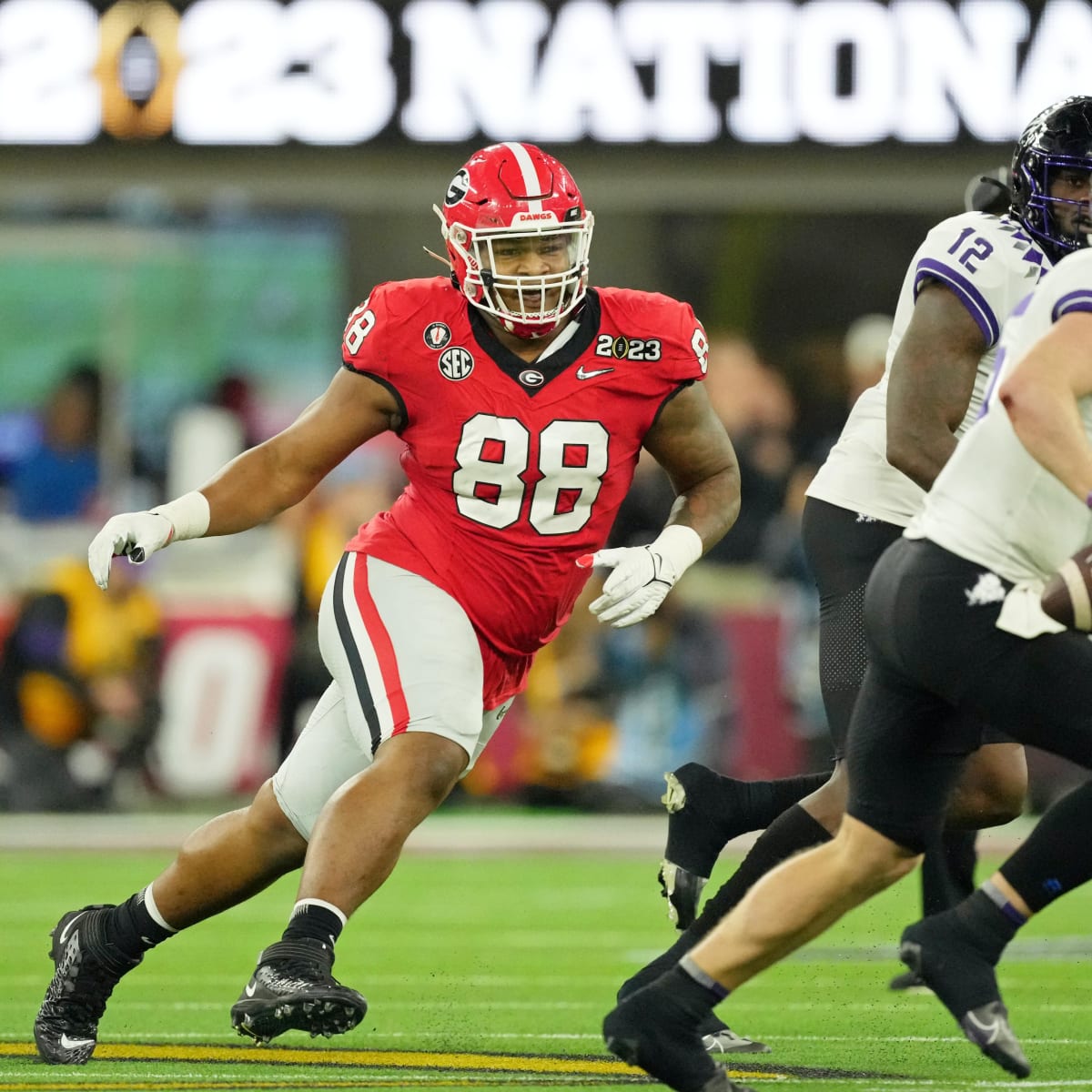 Stetson Bennett rocks new (old) Georgia jersey on SI cover: LOOK