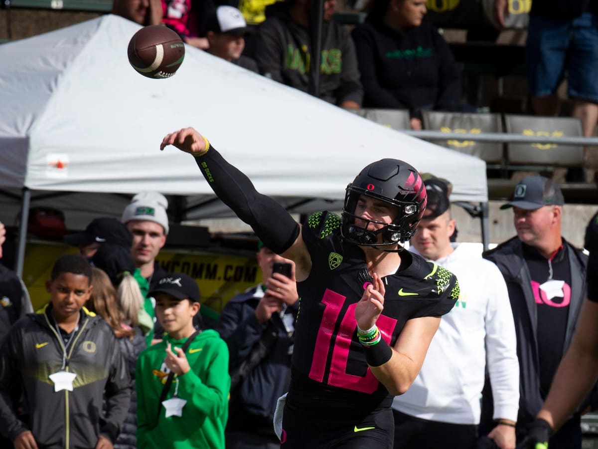 Former Oregon RB LaMichael James is given a Stanford T-shirt following the  Ducks loss