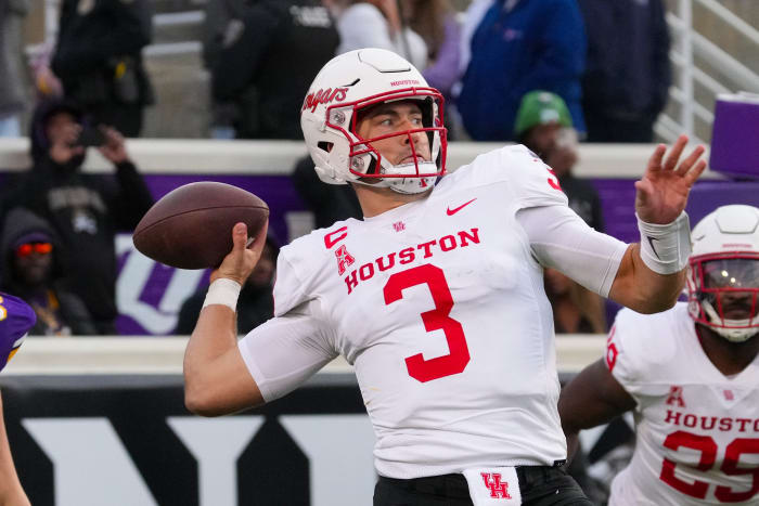 Nov 19, 2022; Greenville, North Carolina, USA; Houston Cougars quarterback Clayton Tune (3) throws the ball against the East Carolina Pirates during the second half at Dowdy-Ficklen Stadium.