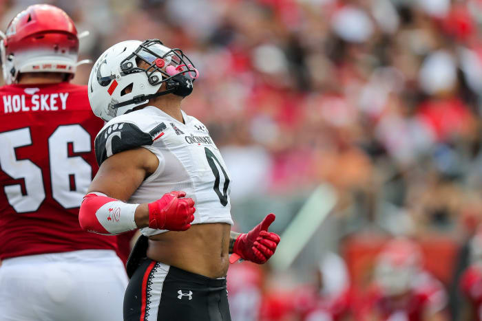 Sep 17, 2022; Cincinnati, Ohio, USA; Cincinnati Bearcats linebacker Ivan Pace Jr. (0) reacts after a play against the Miami Redhawks in the second half at Paycor Stadium.