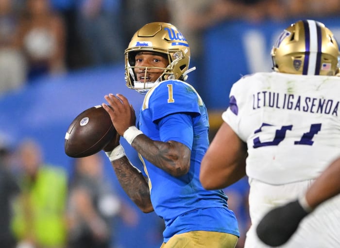 Sep 30, 2022; Pasadena, California, USA; UCLA Bruins quarterback Dorian Thompson-Robinson (1) sets to pass in the second half against the Washington Huskies at the Rose Bowl.