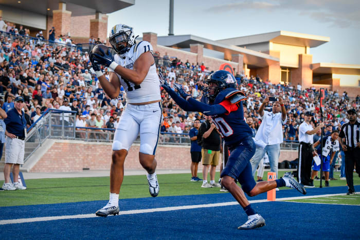 Aug 26, 2022; Allen, TX, USA; St. John Bosco Braves tight end Matayo Uiagalelei (11) in action during the Prep Gridiron Tom Landry Classic between St. John Bosco Braves and the Allen Eagles at Eagle Stadium at Allen High School.
