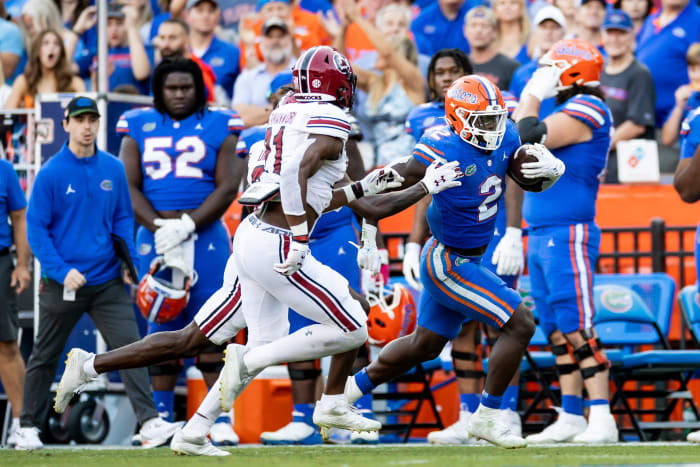 Florida Gators running back Montrell Johnson Jr. (2) runs with the ball during the first half against the South Carolina Gamecocks at Steve Spurrier Field at Ben Hill Griffin Stadium in Gainesville, FL on Saturday, November 12, 2022.