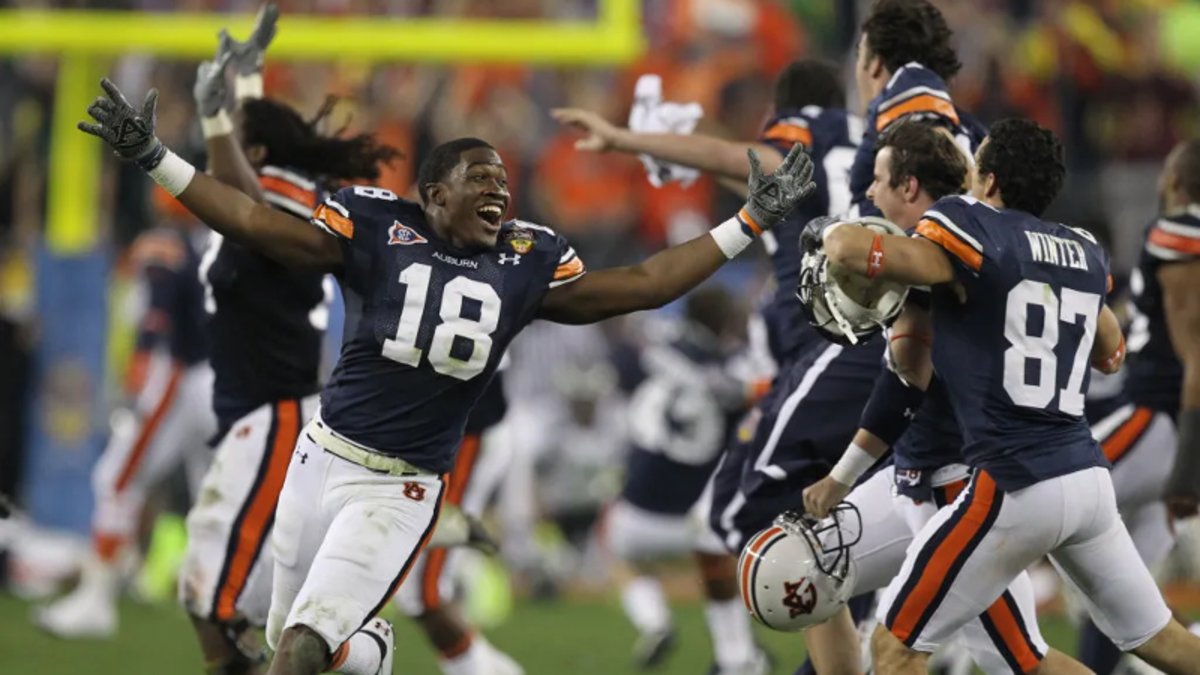 Auburn celebrates after defeating the Oregon Ducks for the BCS National Title (January 10, 2011)