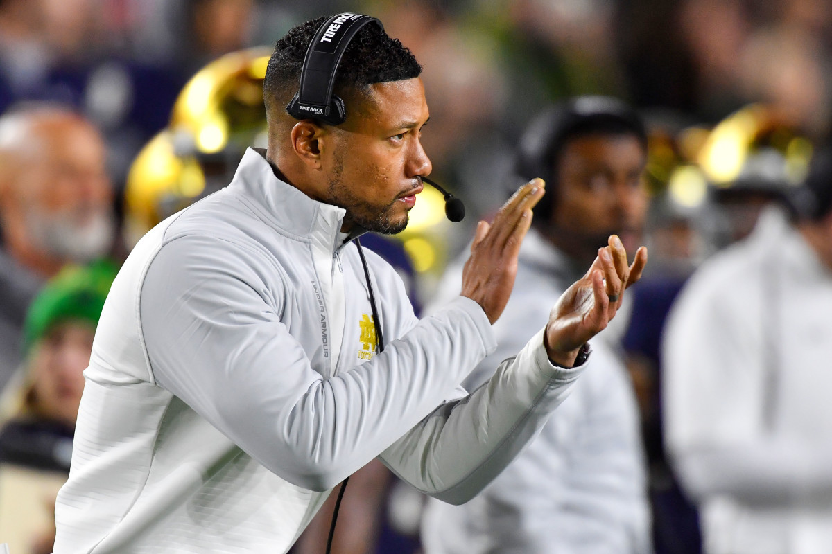 Nov 5, 2022; South Bend, Indiana, USA; Notre Dame Fighting Irish head coach Marcus Freeman reacts in the first quarter against the Clemson Tigers at Notre Dame Stadium. Mandatory Credit: Matt Cashore-USA TODAY Sports
