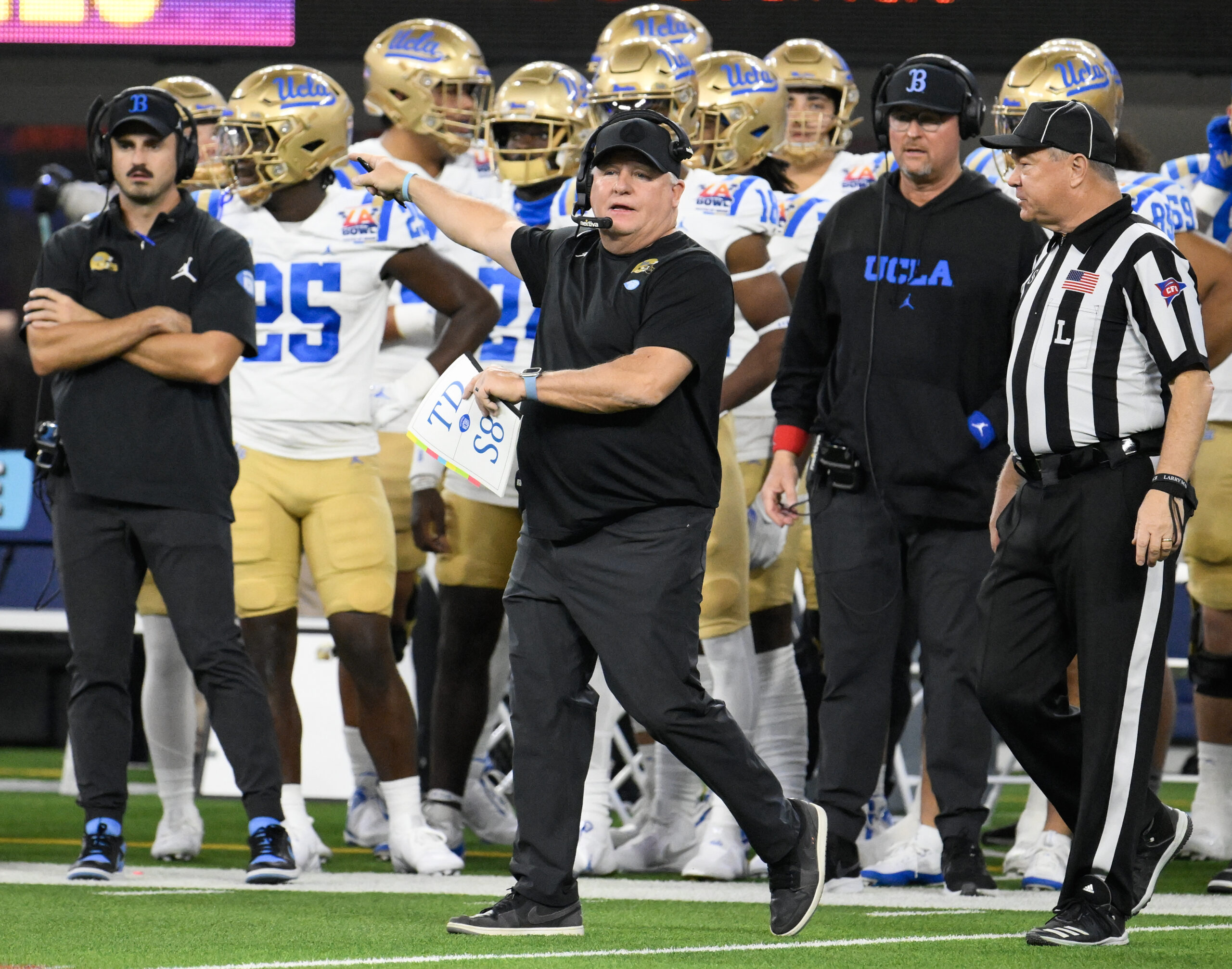Dec 16, 2023; Inglewood, CA, USA; UCLA Bruins head coach Chip Kelly reacts during the first quarter against the Boise State Broncos in the Starco Brands LA Bowl at SoFi Stadium.