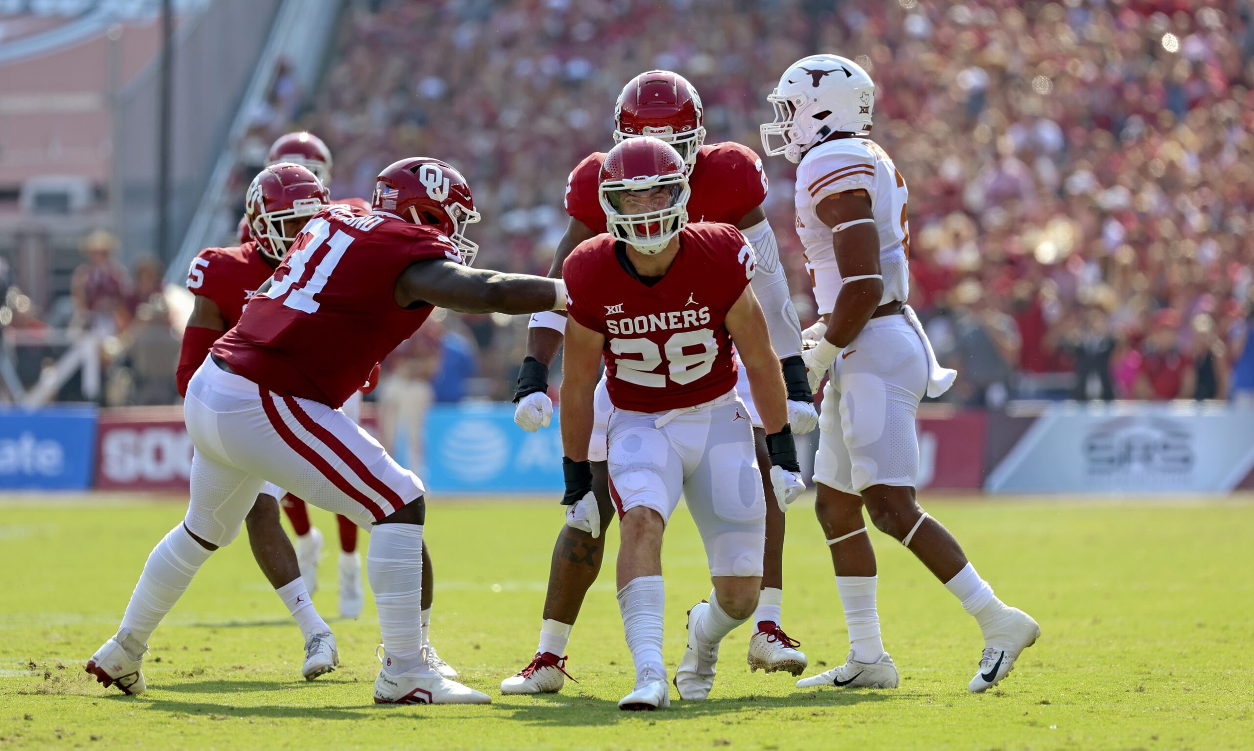 Oct 8, 2022; Dallas, Texas, USA; Oklahoma Sooners linebacker Danny Stutsman (28) reacts during the first half against the Texas Longhorns at the Cotton Bowl.