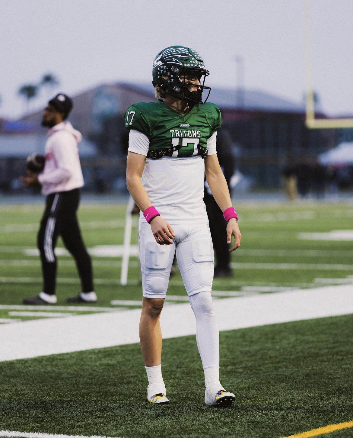 2025 MFS 3-Star QB Tagg Harrison from Tolleson, AZ, preparing for a game