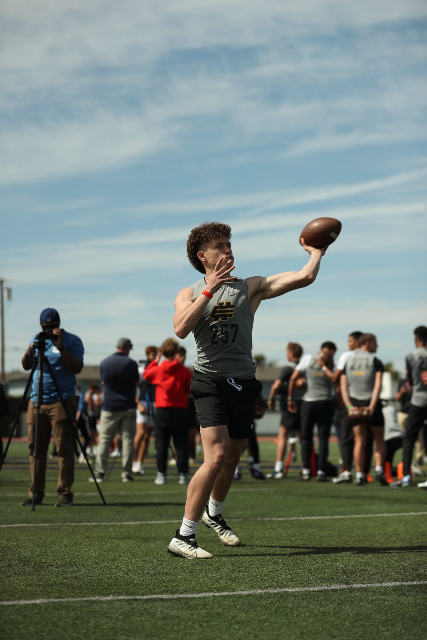 2025 3-Star QB Jacob Higgs from Hesperia, CA (Sultana) throwing during an Elite 11 camp