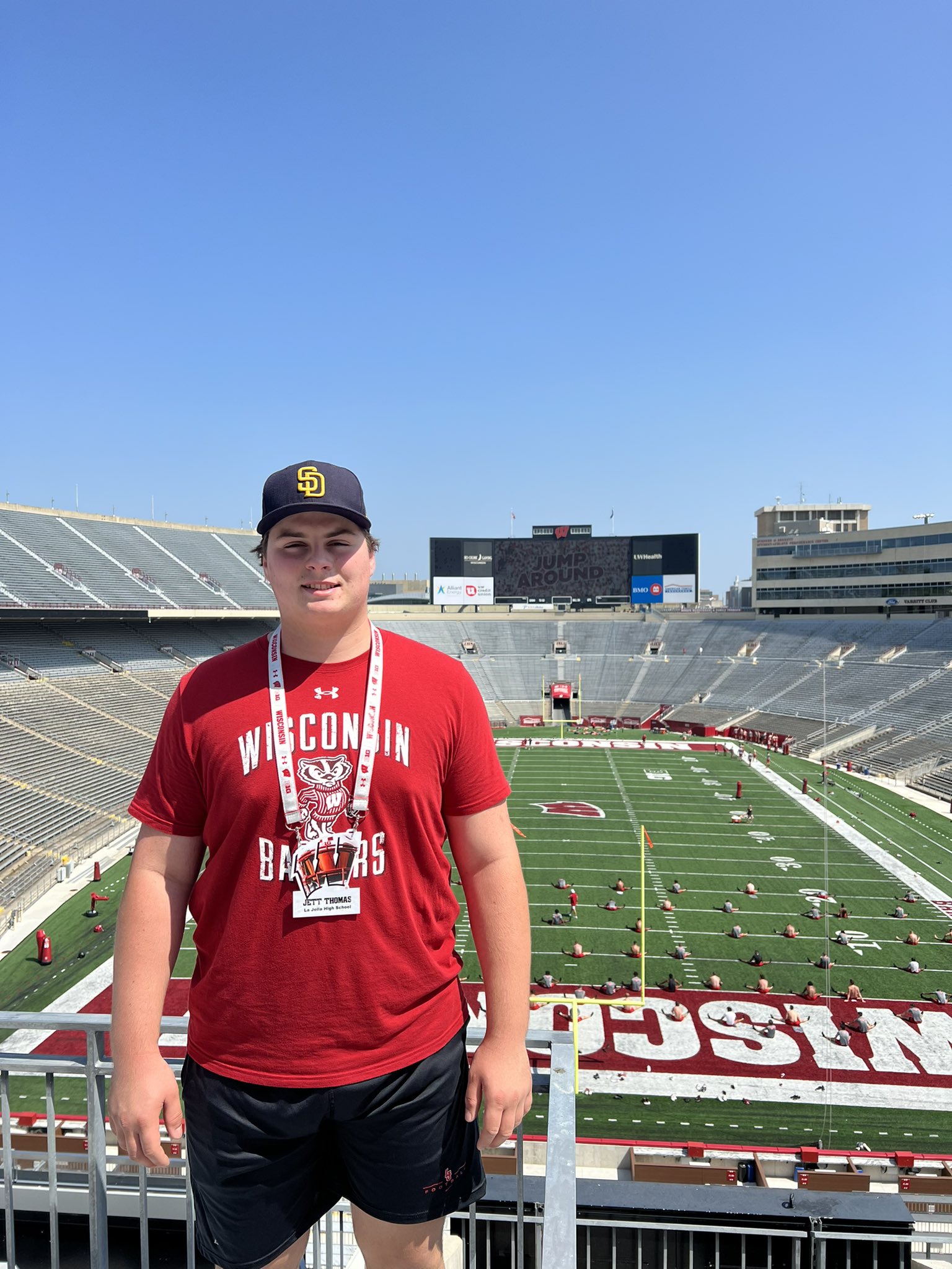 Four-star 2025 Offensive Tackle Jett Thomas from La Jolla, CA (La Jolla)