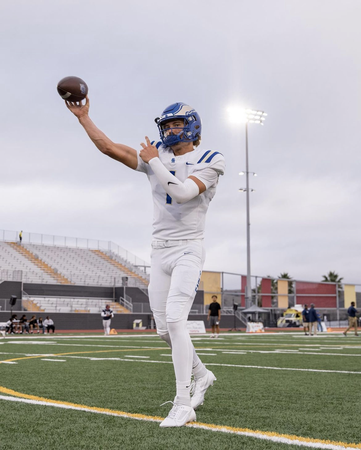 2025 3-Star QB John Gazzaniga from Rancho Santa Margarita, CA (Santa Margarita Catholic) throws during pregame warmups