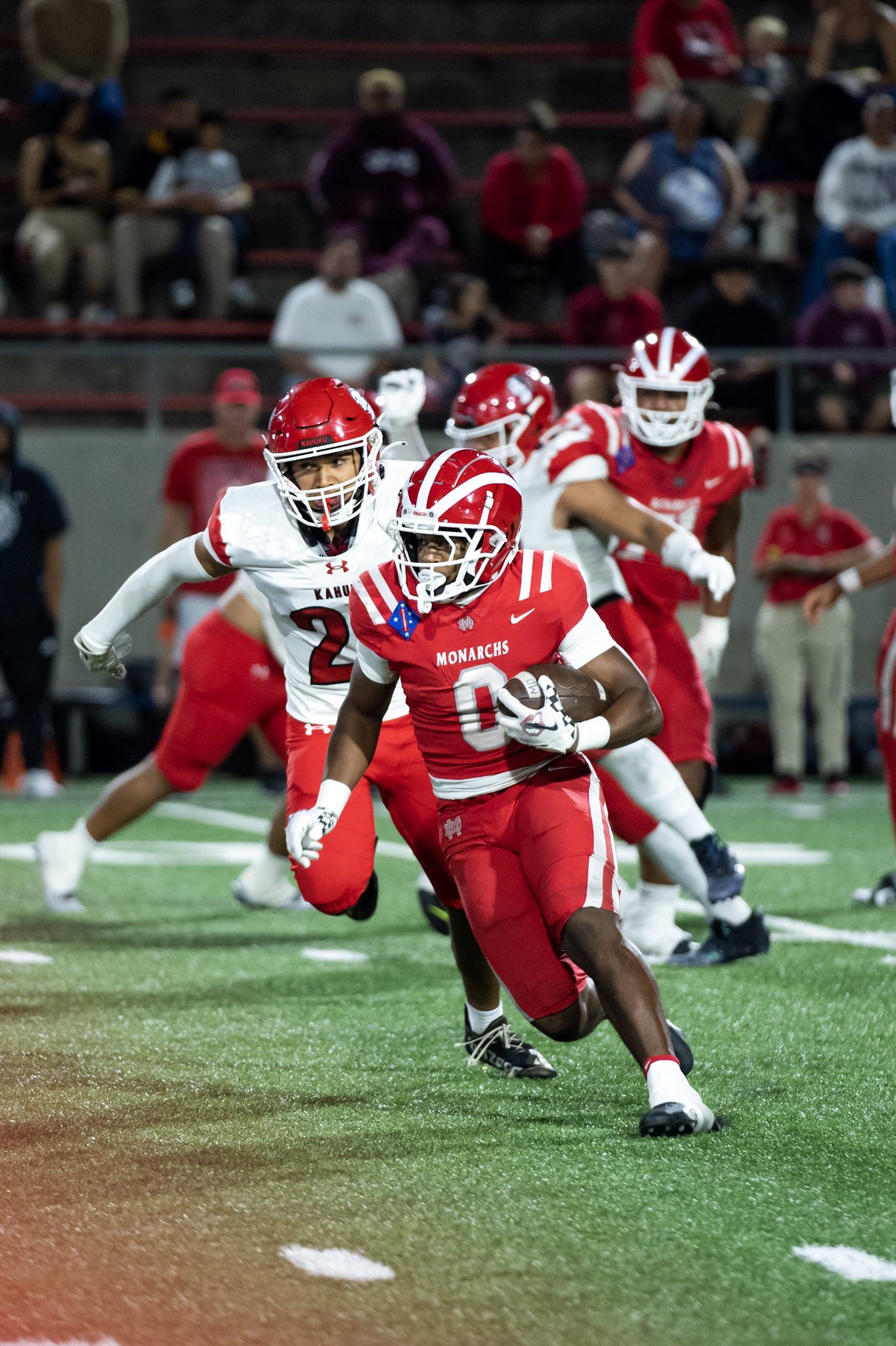 2025 4-star RB Jordon Davison from Santa Ana, California (Mater Dei) running with the ball