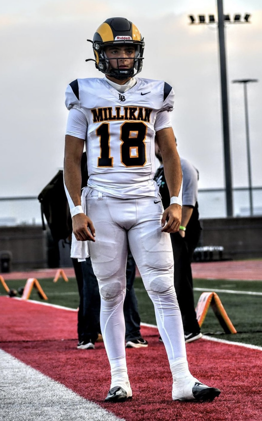 2025 MFS Staff 2-Star QB JP Mialovski from Long Beach (Millikan), CA stands pregame