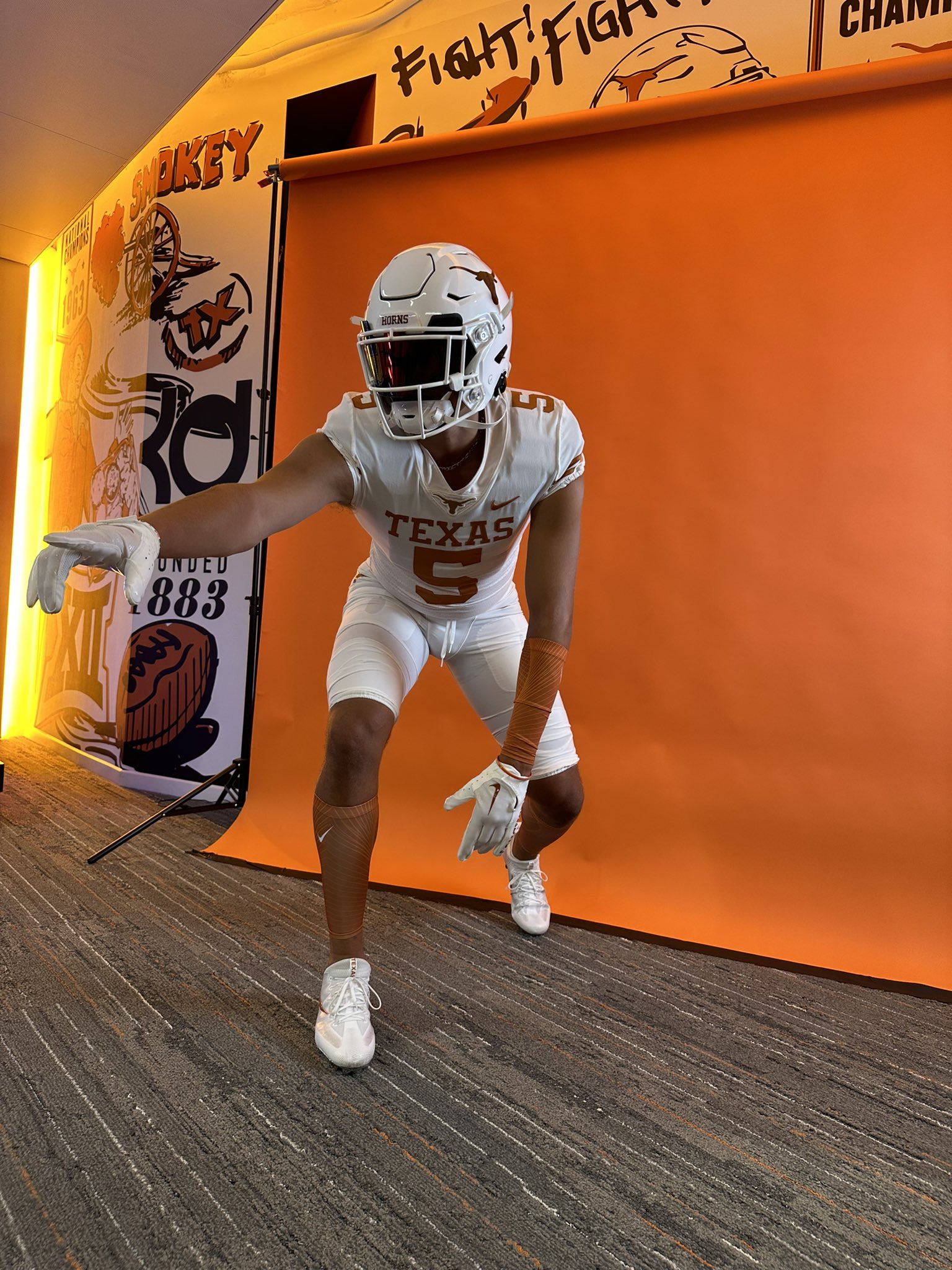 2025 DL and Texas commit Lance Jackson from Texarkana, Texas (Pleasant Grove) taking a picture on a visit to Texas