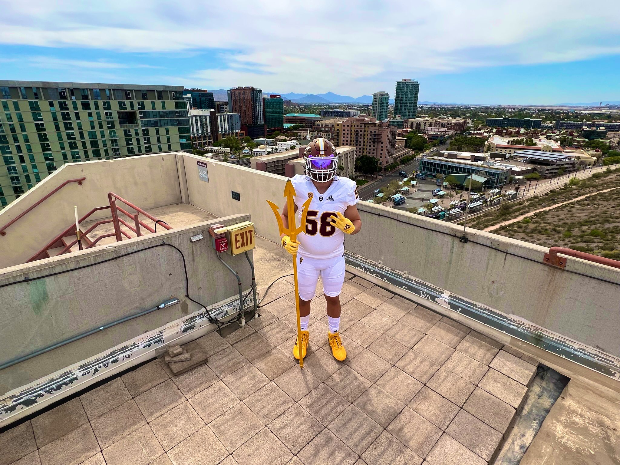 Three-star 2025 Offensive Tackle Marko Luera from Rocklin, CA (Rocklin)