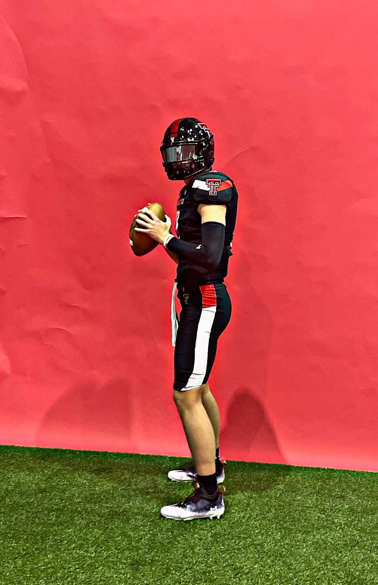 Mike Farrell Sports 2025 2-Star QB Max Gerlich from Anderson (TX) takes a picture during a visit to Texas Tech University