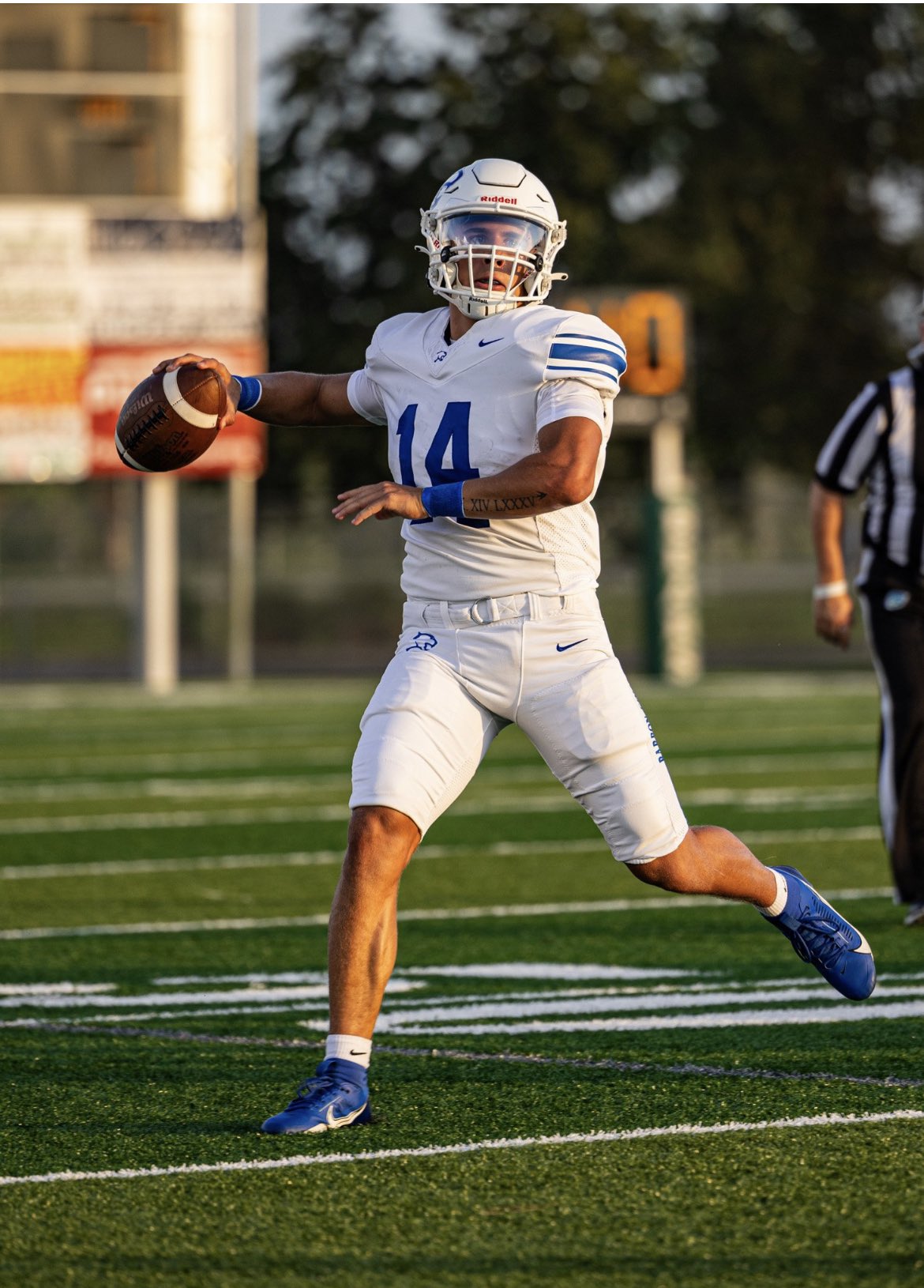 Mike Farrell Sports 2025 3-Star QB Niko Boyce from Naples (Barron Collier), FL preparing to throw