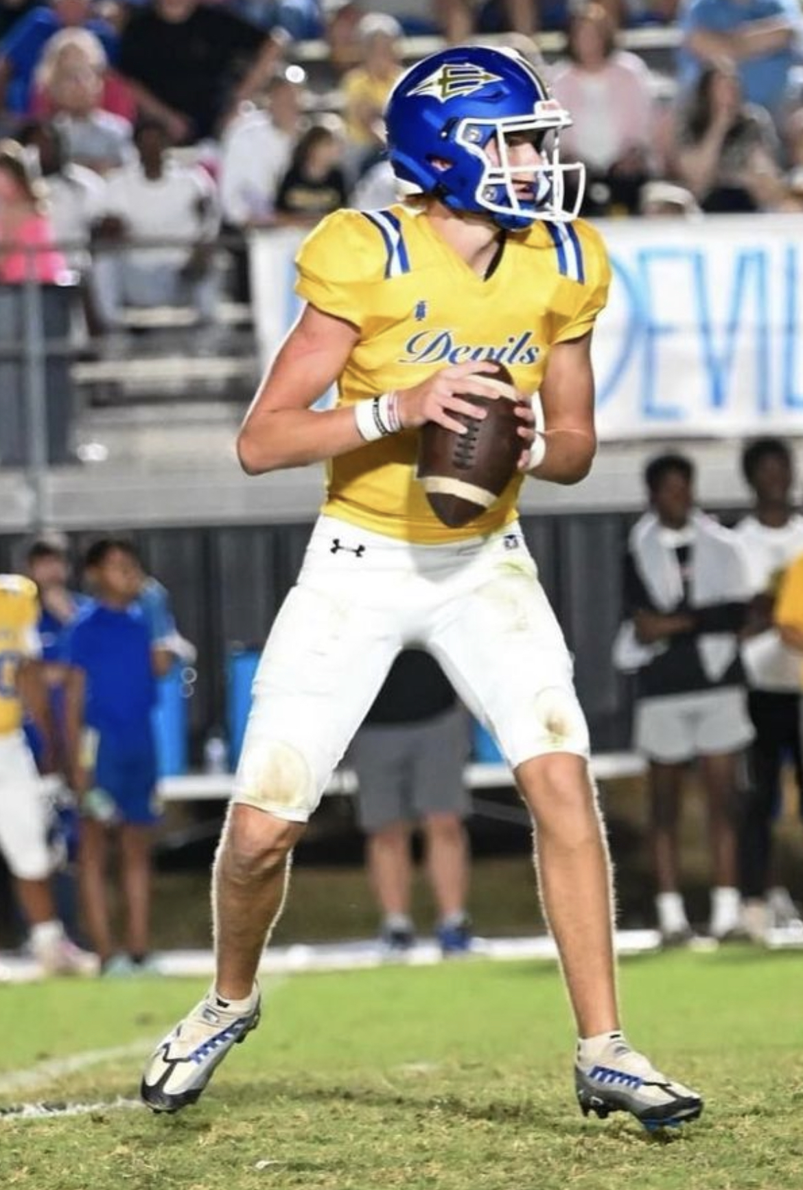 Mike Farrell Sports 2025 2-Star QB Noah Gillon from Booneville (MS) reads the defense for Booneville HS