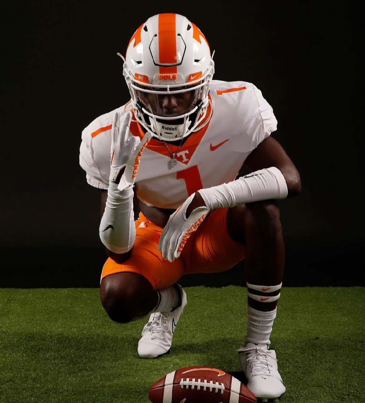 2025 3-star RB Peyton Nelson from Upper Marlboro, Maryland (Wise) takes a picture during a visit to Tennessee