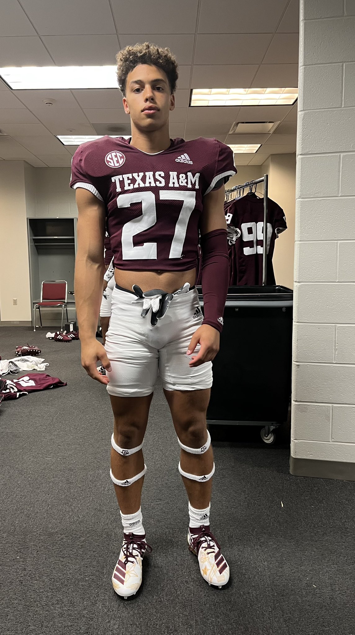 2025 3-star RB Riley Wormley from Southlake, Texas (Southlake Carroll) takes a picture during a visit to Texas A&M