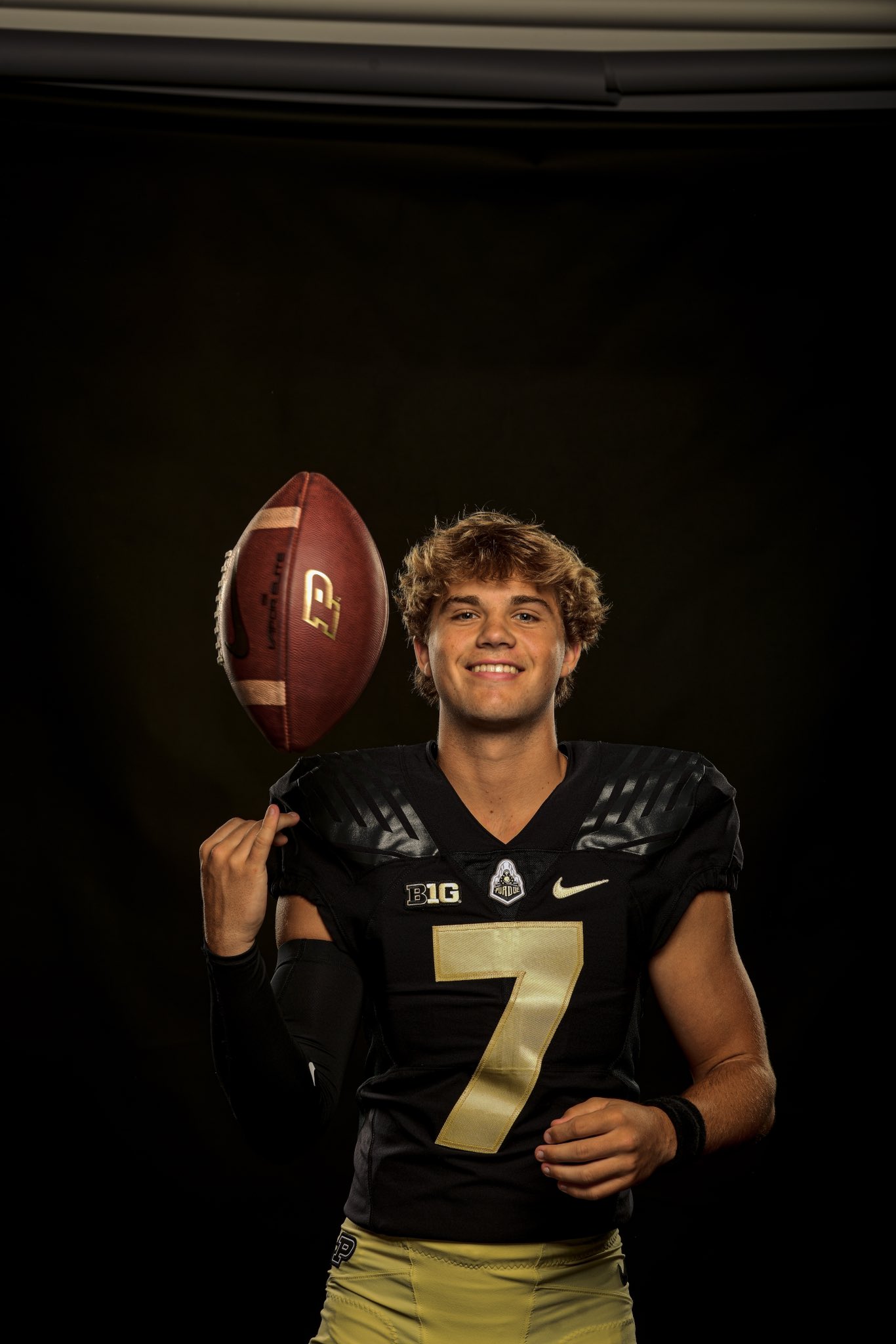 2025 MFS 3-Star QB Sawyer Anderson from Dallas, TX, (Parish Episcopal School) taking a picture during a visit to Purdue