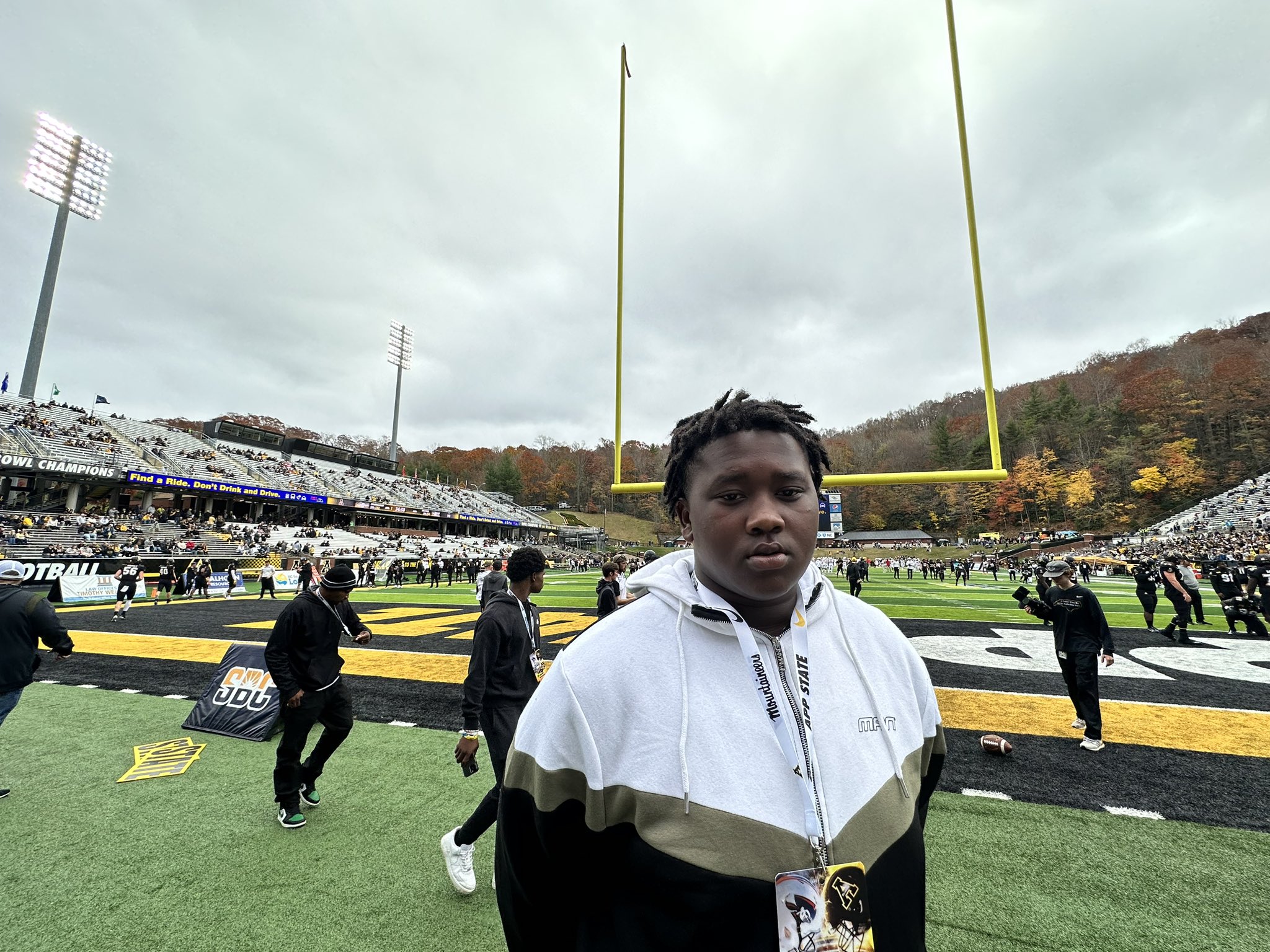 Three-star 2025 Offensive Tackle Shedrick Sarratt Jr from Gaffney, SC (Gaffney)