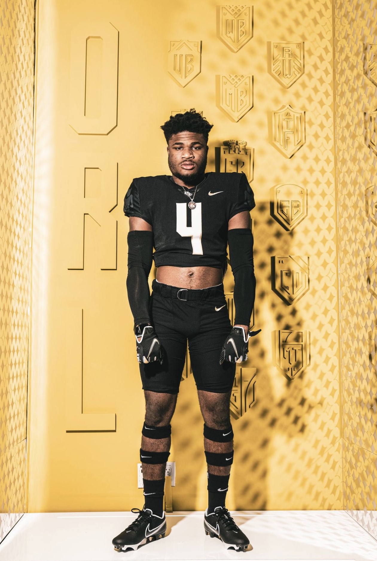 2025 4-star RB Taevion Swint from Kissimmee, Florida (Osceola) takes a picture on a visit to UCF