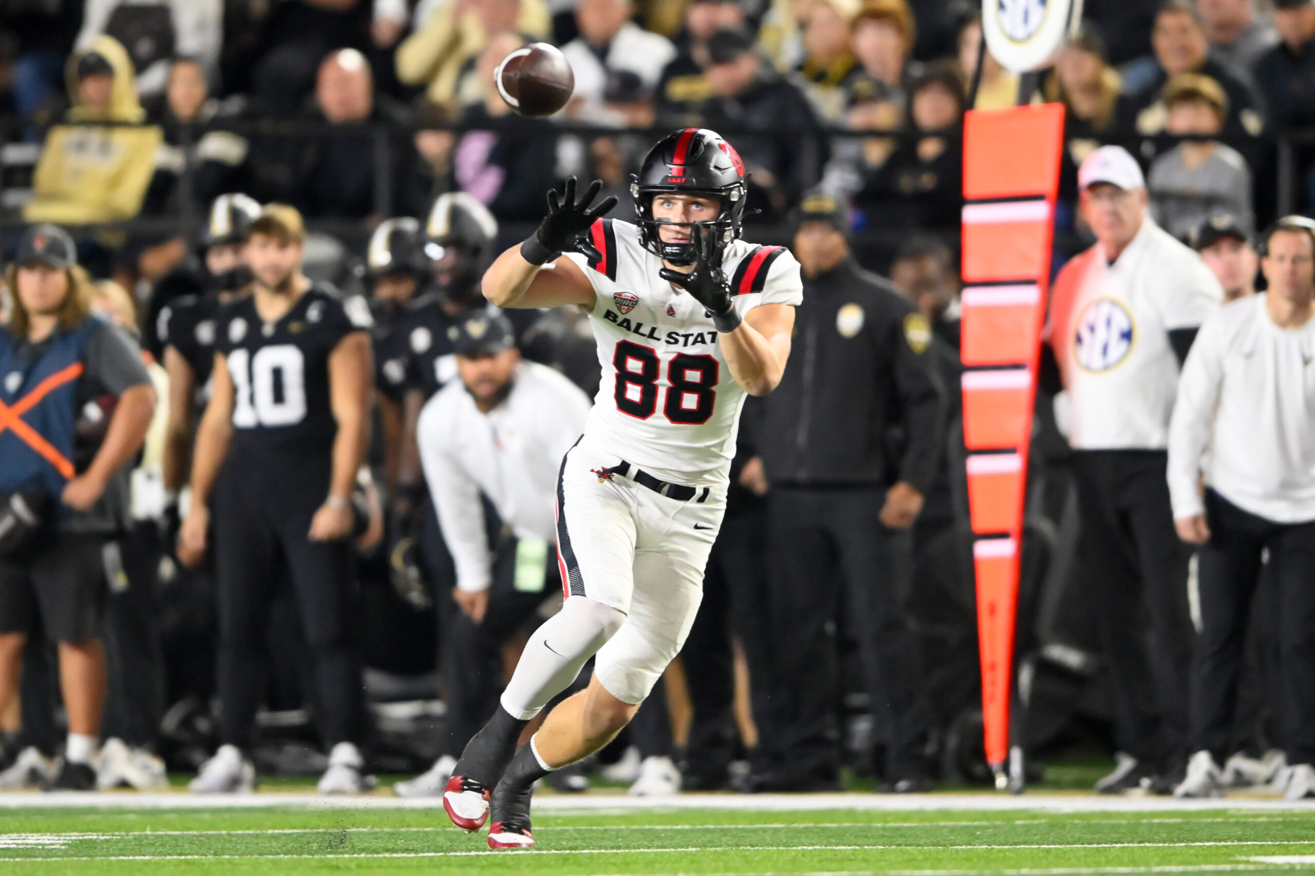 Oct 19, 2024; Nashville, Tennessee, USA; Ball State Cardinals tight end Tanner Koziol (88) makes a catch against the Vanderbilt Commodores during the second half at FirstBank Stadium.