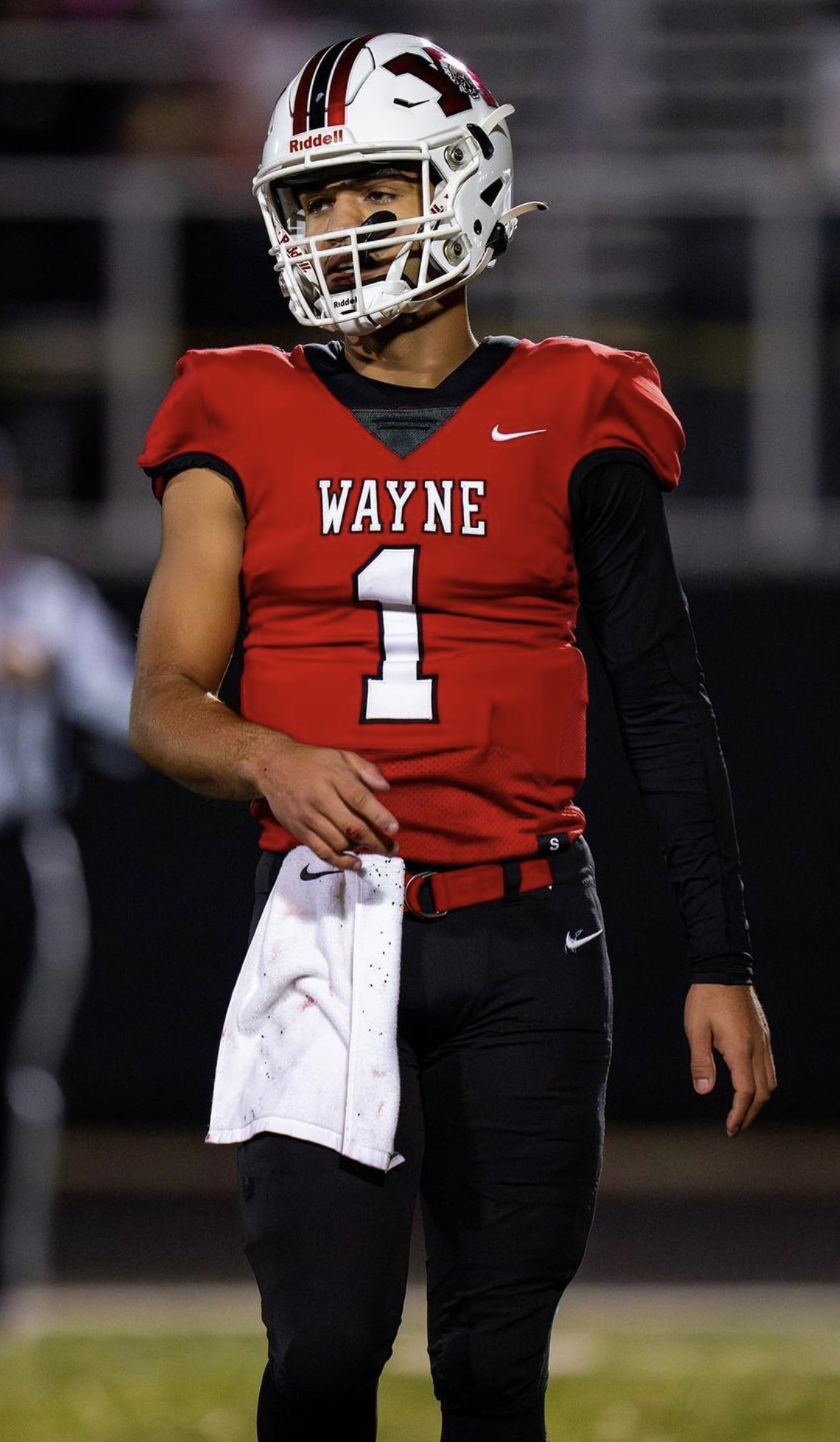 2025 3-Star QB Tyrell Lewis from Dayton, OH (Wayne) standing on the field
