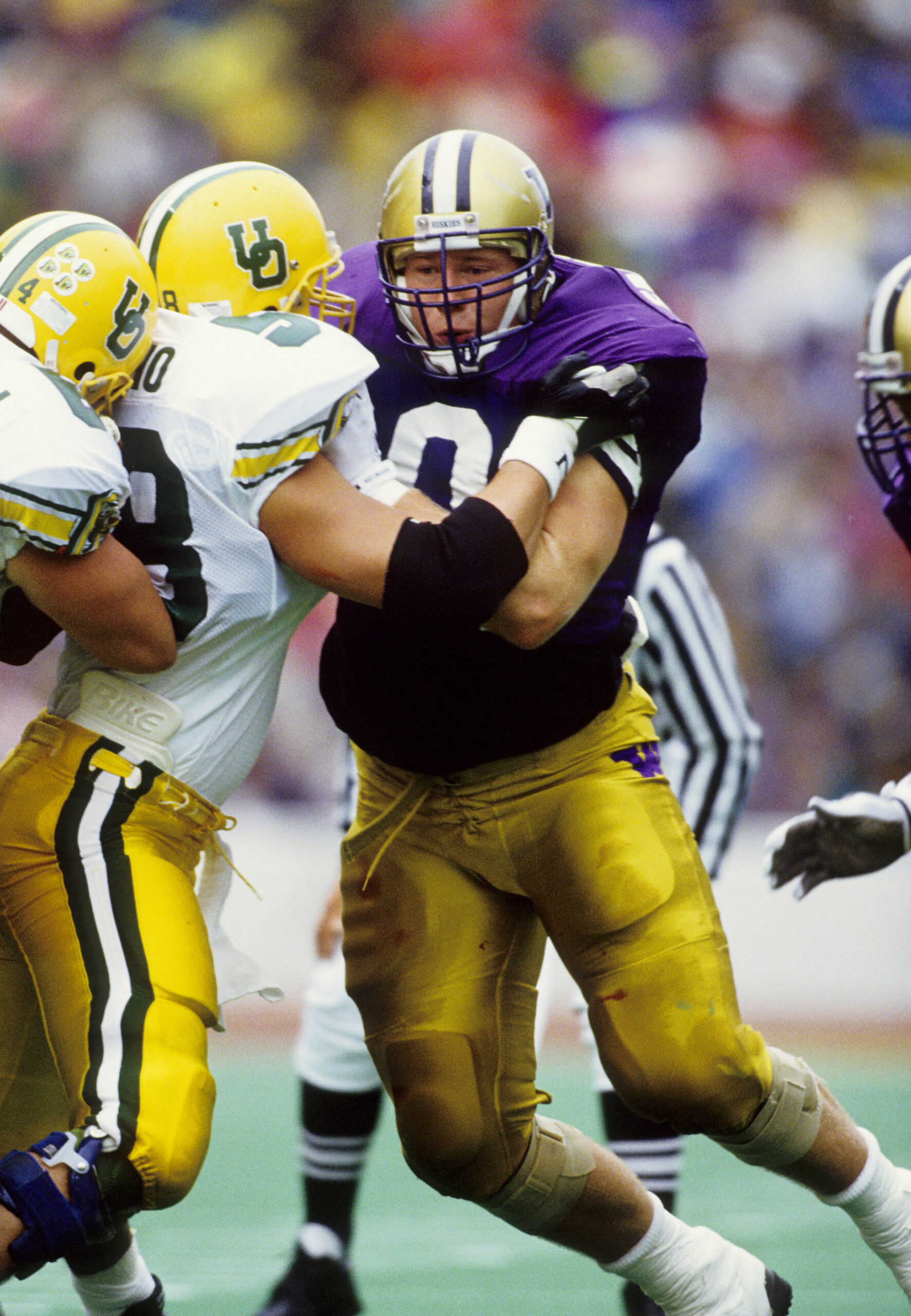 Oct 26, 1991; Seattle, WA, USA; FILE PHOTO; Washington Huskies defensive tackle Steve Emtman (90) in action blocking against Oregon Ducks at Husky Stadium.