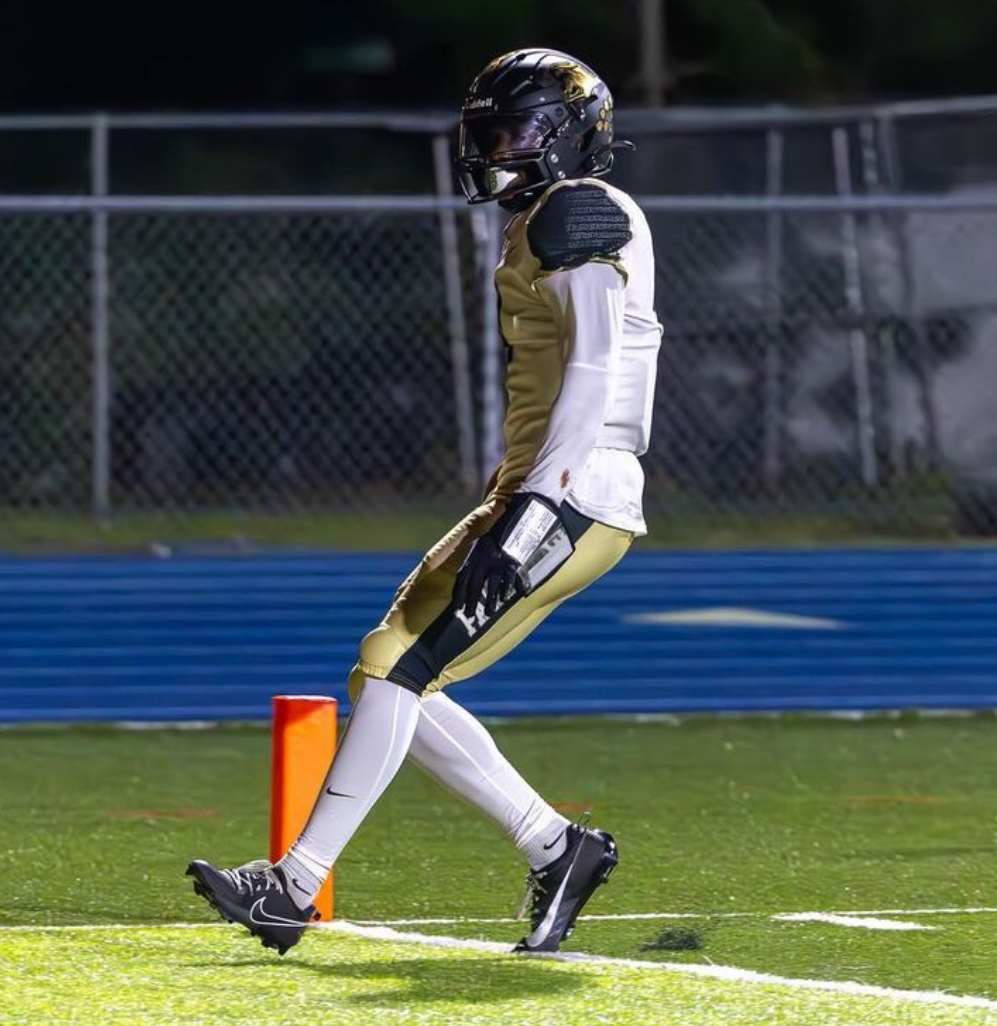 2025 4-star RB Waltez Clark from Tampa, Florida (Plant) walks into the end zone