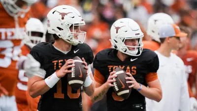 Texas Longhorns quarterbacks Arch Manning (16)