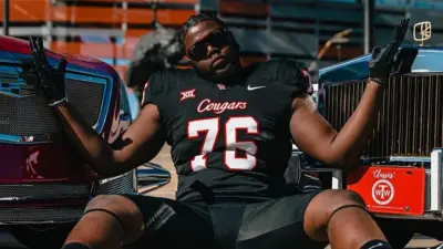 Three-star 2025 Offensive Tackle Demetris Dean from Jasper