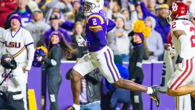Kyren Lacy 2 scores a touchdown as the LSU Tigers take on the Oklahoma Sooners. Nov 30