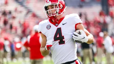 Georgia Tight End Oscar Delp warming up before the Bulldogs' game at South Carolina