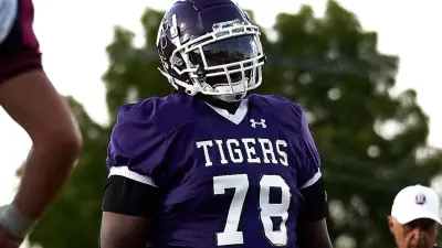 Three-star 2025 Offensive Tackle Parker Harden from Pickerington