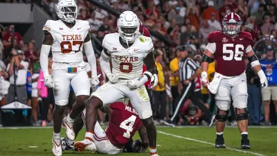 Texas Longhorns linebacker Anthony Hill Jr. (0) celebrates a sack during the game against Alabama at Bryant-Denny Stadium on Saturday