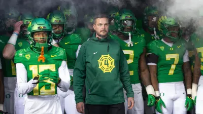 Oregon head coach Dan Lanning