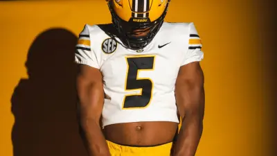 2024 five-star defensive lineman Williams Nwaneri from Lee's Summit
