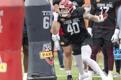Jan 30, 2025; Mobile, AL, USA; National team defensive lineman Landon Jackson of Arkansas (40) works through drills during Senior Bowl practice for the National team at Hancock Whitney Stadium
